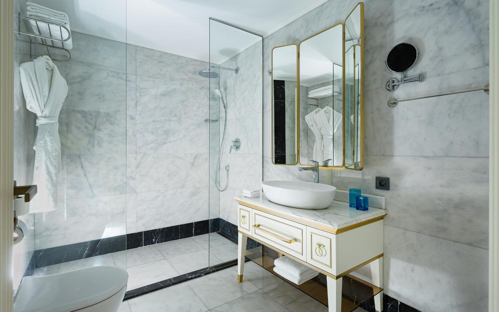 Art Gallery Hotel 5*